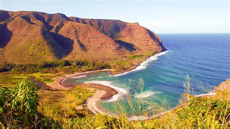The Allure of Hawaii's Magic Isle: A Gateway to Paradise
